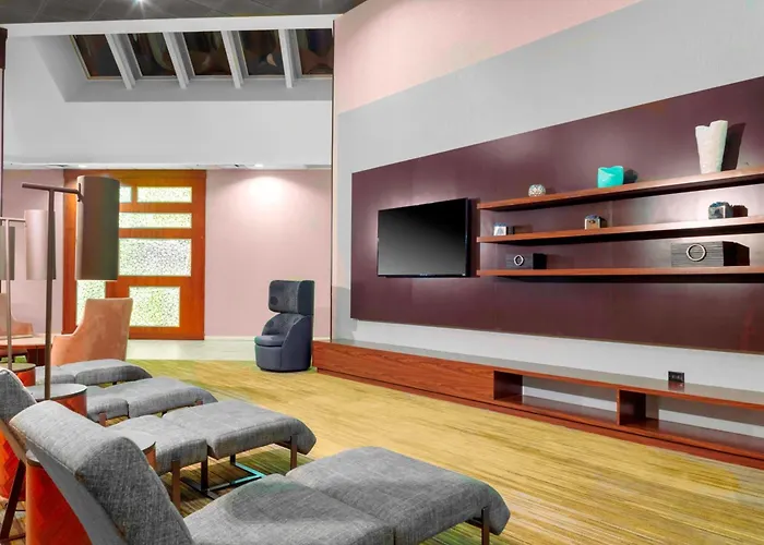 Courtyard By Marriott 2*