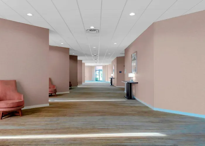 Courtyard By Marriott 2*