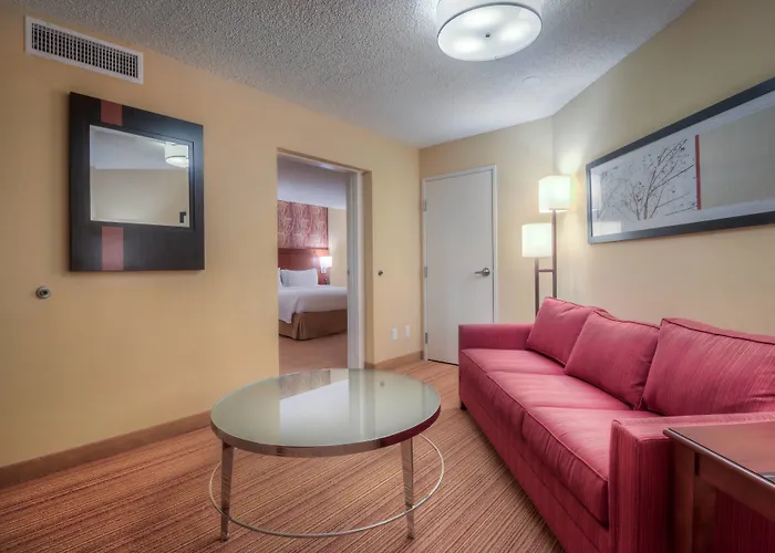 Courtyard By Marriott Hotel