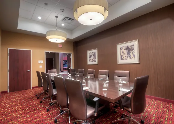 Courtyard By Marriott 2*