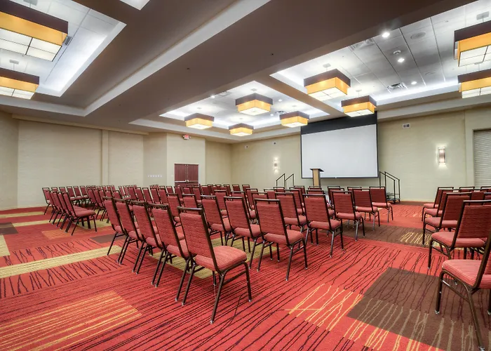Courtyard By Marriott 2*