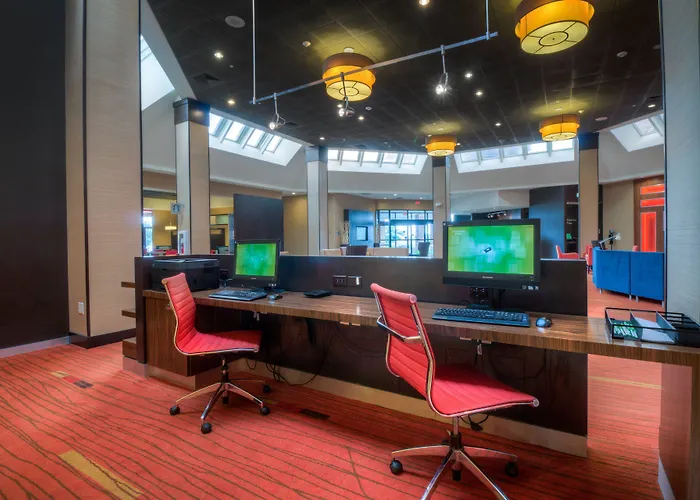 Courtyard By Marriott Hotel 2*