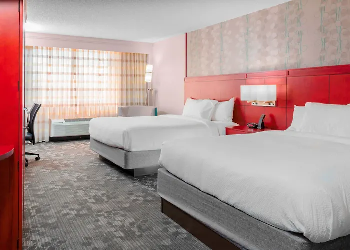 Courtyard By Marriott 2*