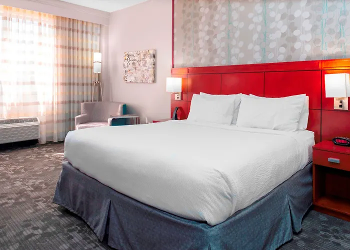 Courtyard By Marriott 2*